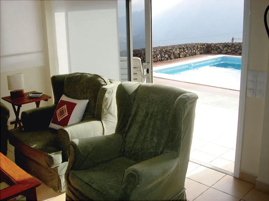 Villa La Hiedra Frontera 0*,